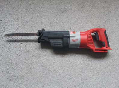 Milwaukee M28 Sawzall 0719-22