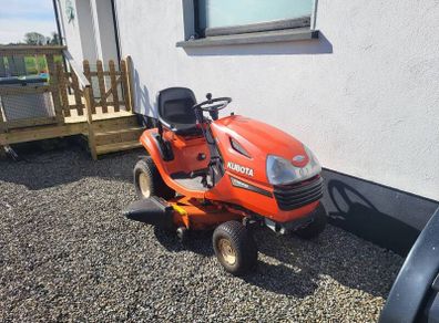 Ride on lawnmower