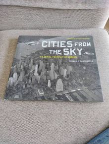 Cities from the Sky an Aerial Portrait of America USA 2001 hardback with dustcover in very good condition with some signs of wear on the dustcover see photos FREE STANDARD POSTAGE INCLUDED
