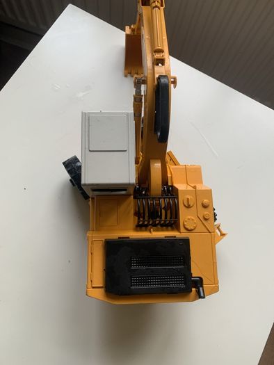 Bruder digger