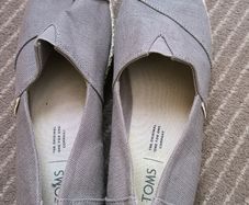 Toms new Women shoes , size 38, grey