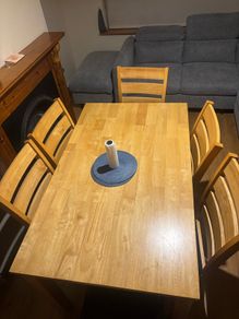 Dinng table