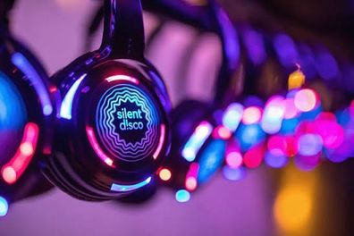 Headphones system silent disco