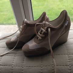 Marco Moreo wedge, soft suede & leather mint condition