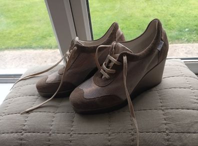 Marco Moreo wedge, soft suede & leather mint condition