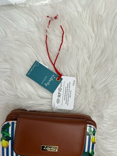 Wallet with RFID protection