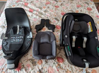 Maxi Cosi Pebble FamilyFix 360 spin car seat, infant insert, spin base, and buggy adaptors