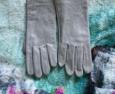 Grey gloves