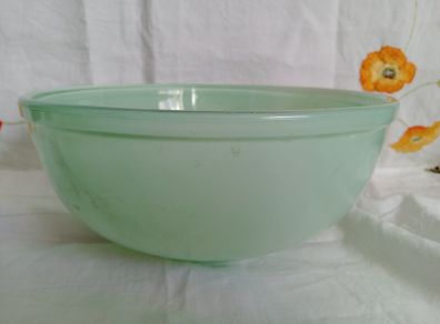 Early Pyrex, mixing bowl, measuring bowl, vintage green glass, Jadite