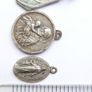 Collection of 7 vintage religious medals Image 10