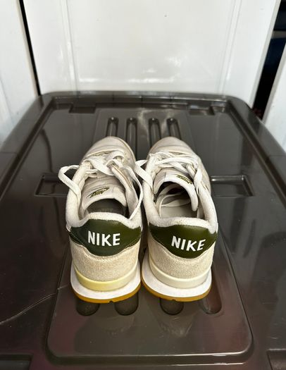 Nike internationalist