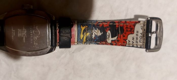 Minnie mouse ,walt disney vintage watch collection,plus 2 free used toys ,used condition, free shipping within Ireland, sold as is.