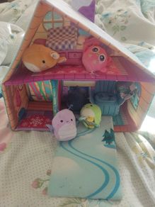 Squishmallows house and mini squishmallows