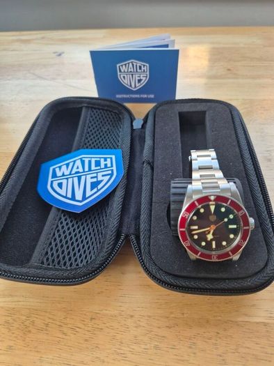 Watchdives 37mm, seiko sweeping second hand quartz