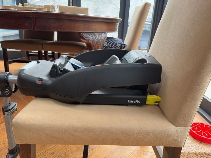 Maxi Cosi Isofix base