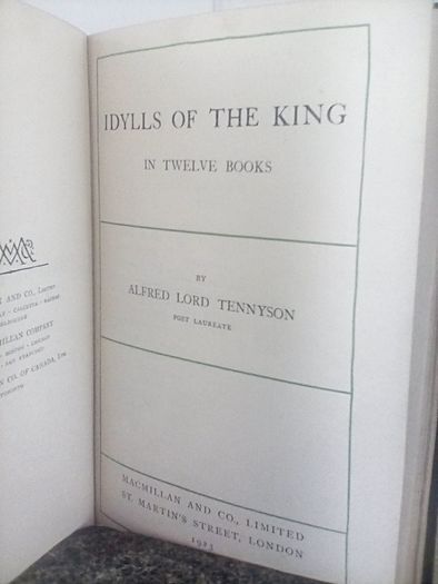 Idylls of The King: In Twelve Books by Alfred Lord Tennyson (HQ457)
