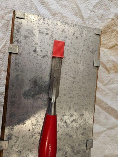 footprint made in England chisels