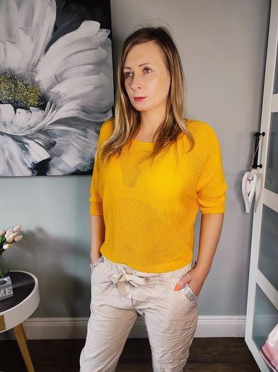 Women's sweater