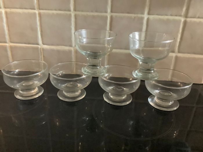 6 Glass Dessert / Ice Cream Dishes