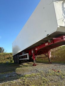 Fruehauf bulk trailer