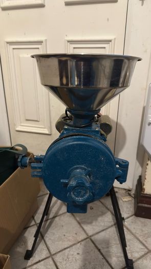 Heavy Duty Electric Grain Mill Corn Grinder 2.2kW 3HP