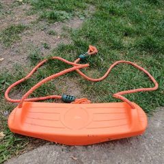 Free swing set