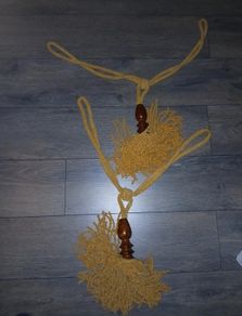 Double tassle curtain tieback