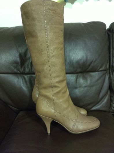 Aerosoles Signature Boots, size EU-38, UK-5, brand new.