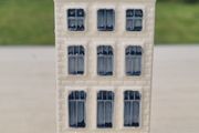 Ceramic miniature collector's house number 67 from the Delft Blue series