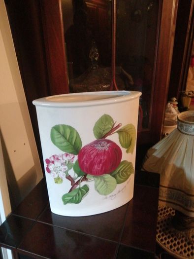 Beautiful big vase by Stoke on Trend