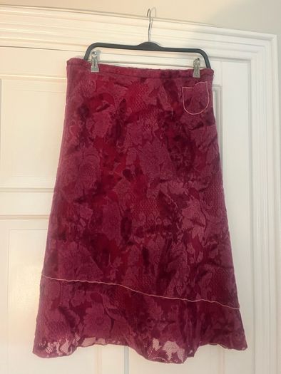 Avoca Renaissance Claret Skirt Small Fitting