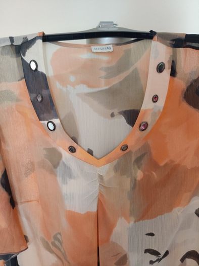 Atelier  v-neck transparent short sleeve blouse size UK18 EU46 Postage included