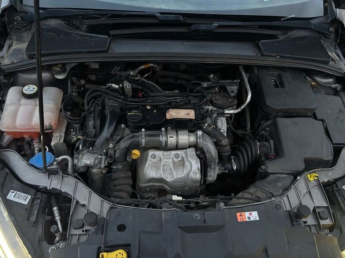 2015 Ford Focus Zetec 1.6L saloon