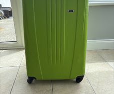 Large extendable hard shell suitcase