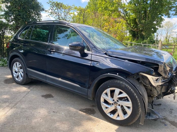 2022 Volkswagen Tiguan Breaking For Parts