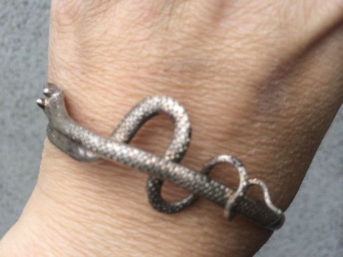 Silver snake bangle very old
