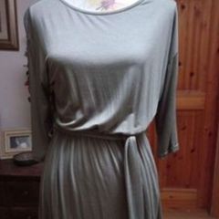 Boohoo dress with elasticated waist and belt. New with tags