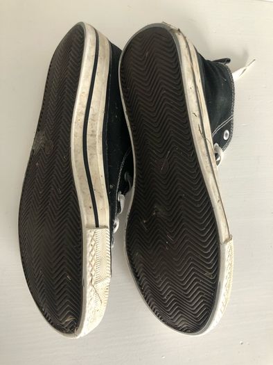 Converse style primary
