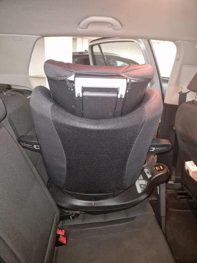 Joie i-Spin 360 child car seat in black