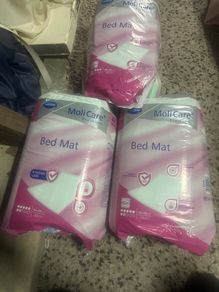 Wet the bed sheets