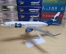 80th Anniversary of Prague Airport 1:200 scale model airplane, Boeing 737-800 aircraft, NEW