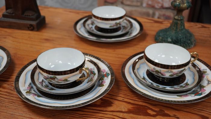 Vintage Japanese Porcelain Tea Set - 21 Pieces