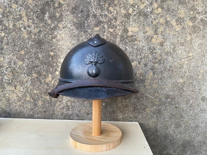 Original WW1 French M15 Adrian Helmet. Infantry Badge. Original paint & liner. Militaria