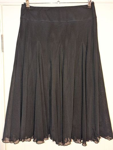 Beautiful big pleat lace midi skirt from Endora