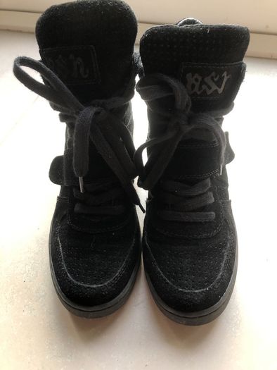Wedges size 3 like new