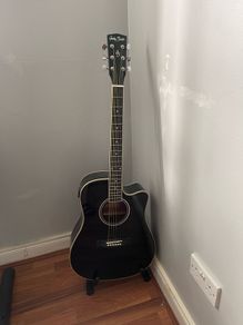 HB guitar with extras