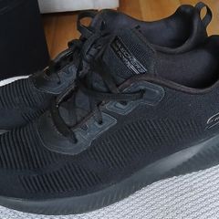 Black Skechers trainers 15 euro