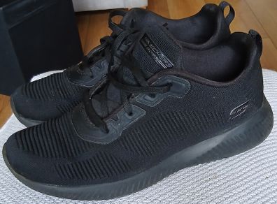 Black Skechers trainers 15 euro