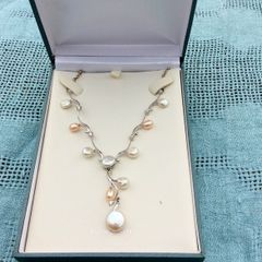 Pearls Pendant