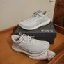 ECCO ladies size 40 walking shoes. Brand New Image 5